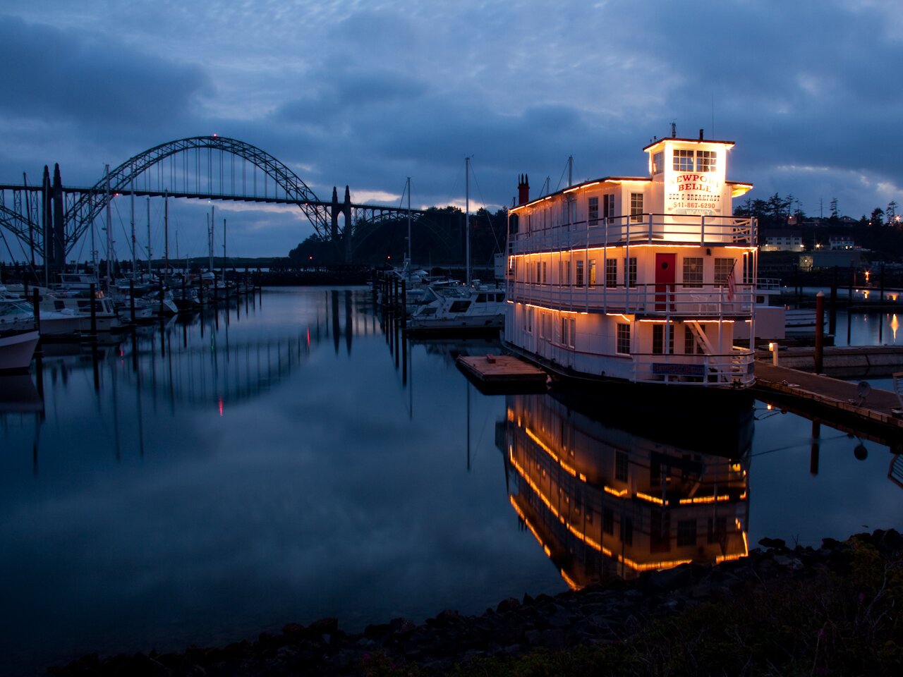 The Newport Belle Riverboat Bed & Breakfast-官方