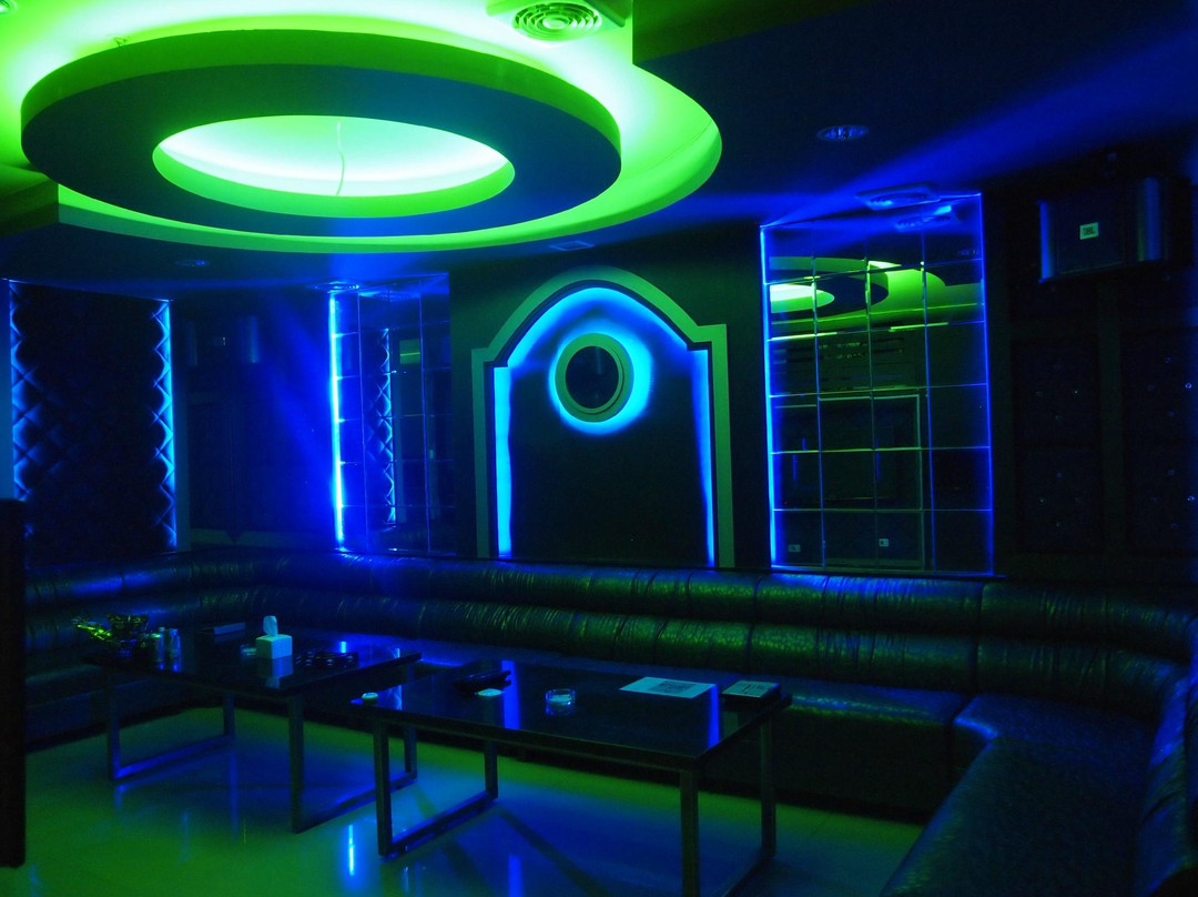 Maguwoharjo旅游景点-Hello Family KTV Jogja