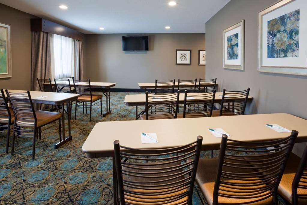 GrandStay Hotel & Suites Delano主图