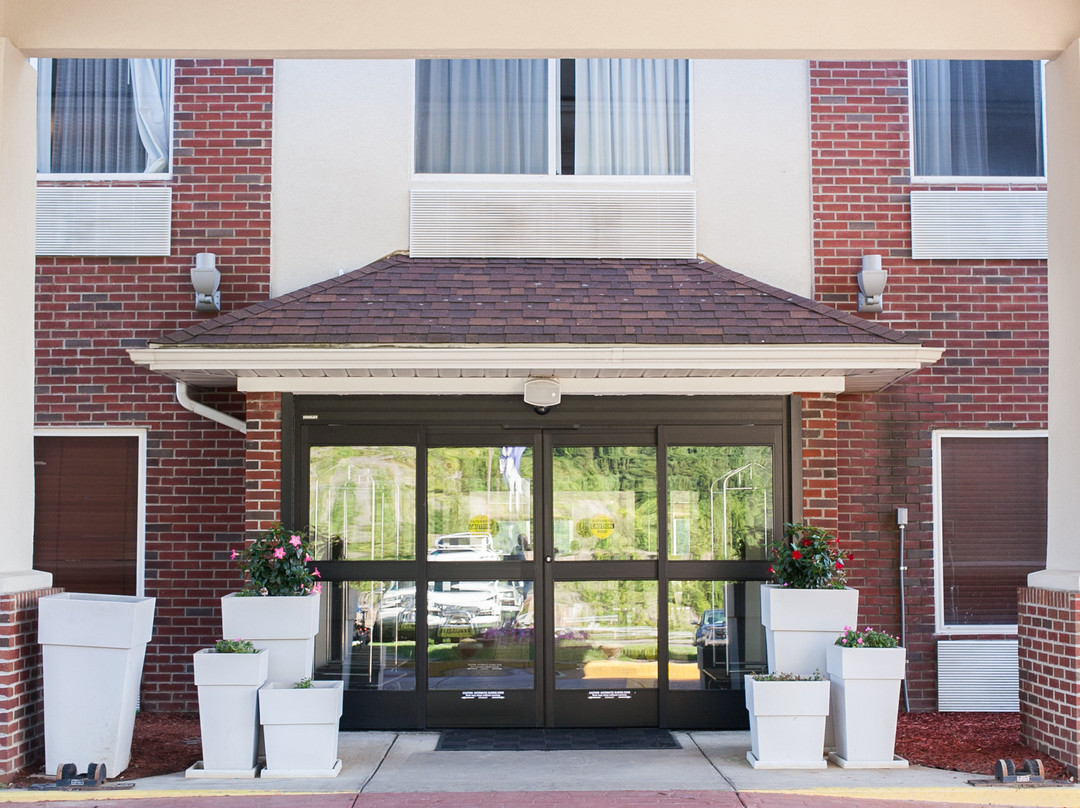 Holiday Inn Express & Suites Logan by IHG主图
