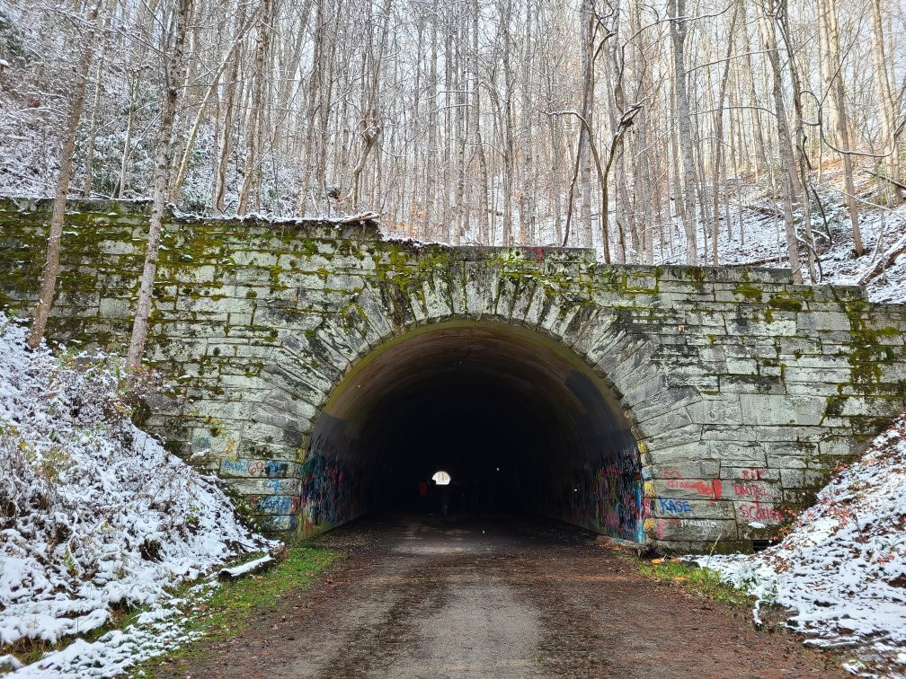 The Tunnel To Nowhere景点图片