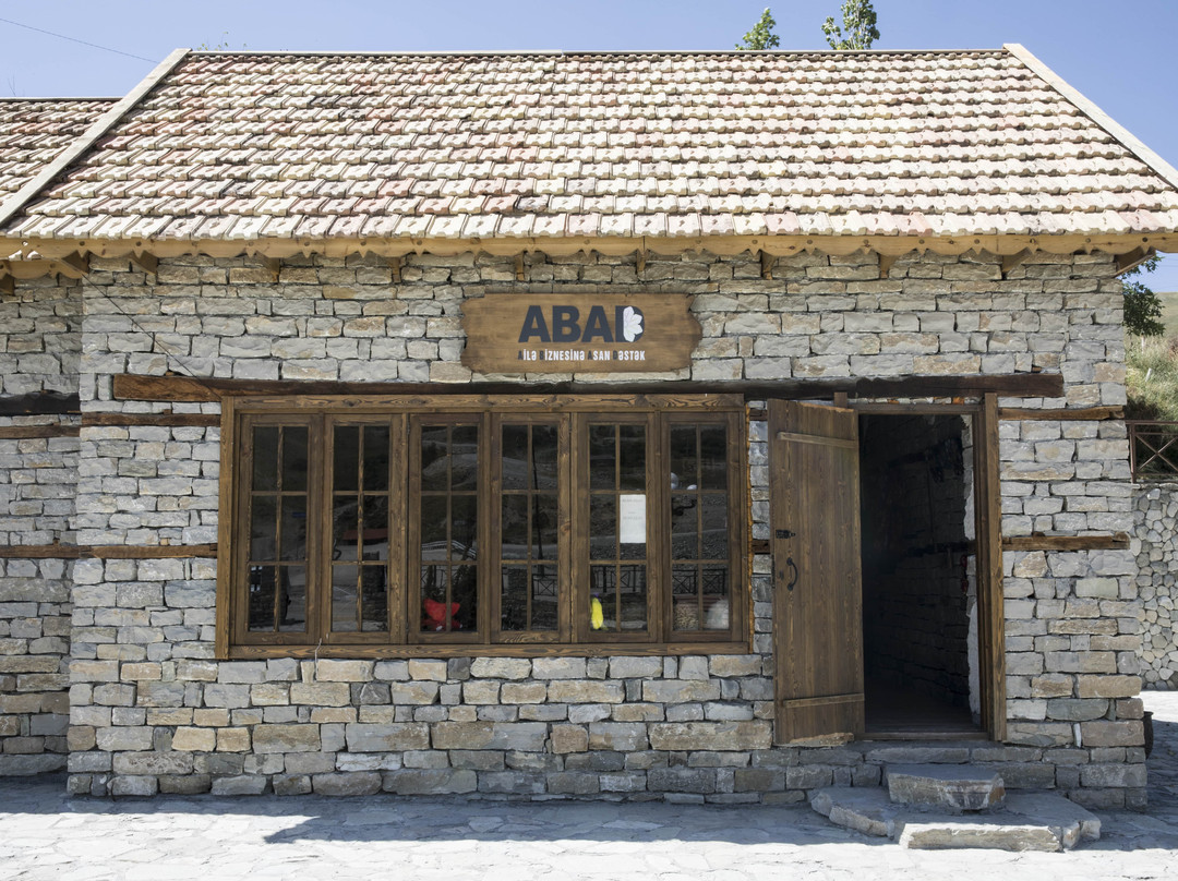 Dəmirçi "ABAD" sərgi-satış mərkəzi