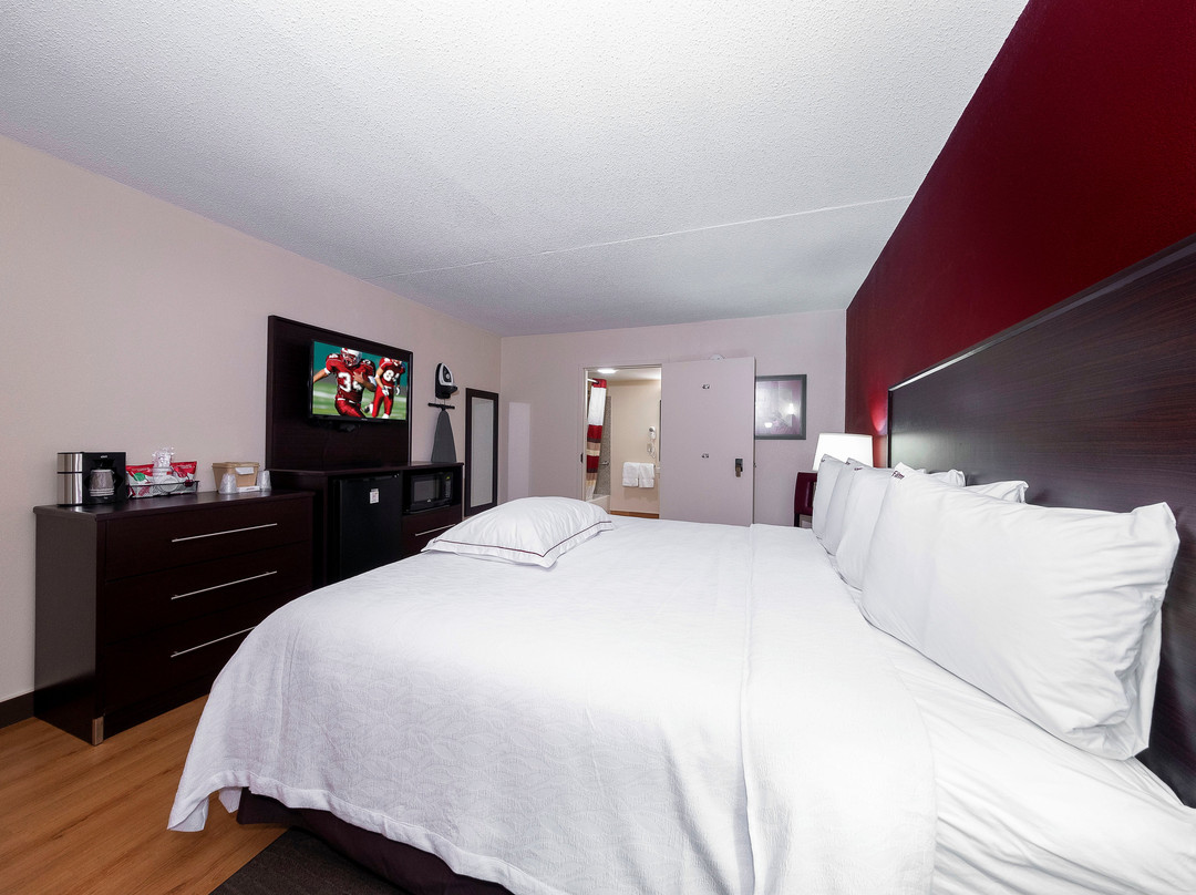 Red Roof PLUS+ Huntsville – Madison主图