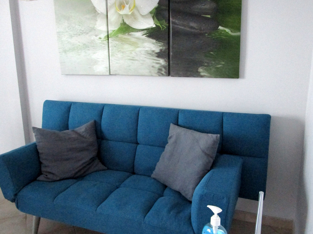 Isola Apartments主图