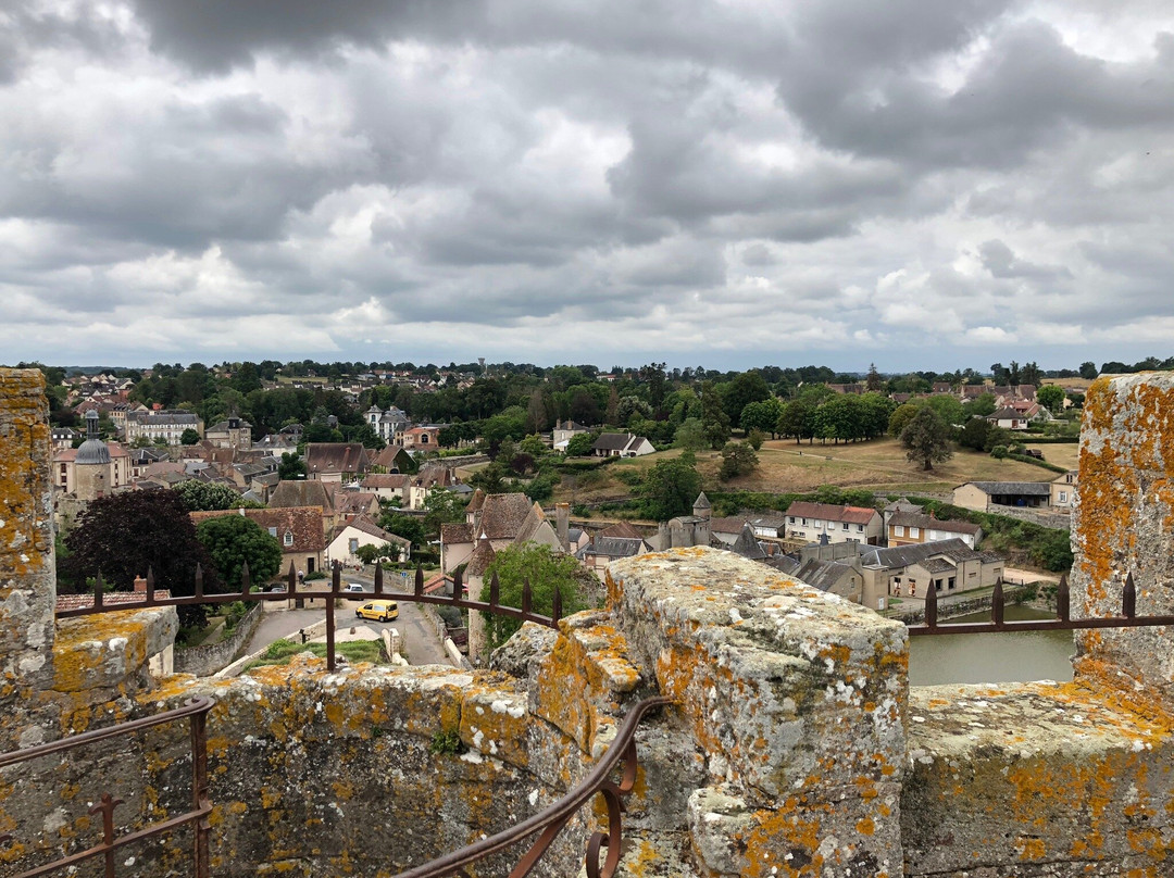 Forteresse Medievale des Ducs de Bourbon L'Archambault景点图片