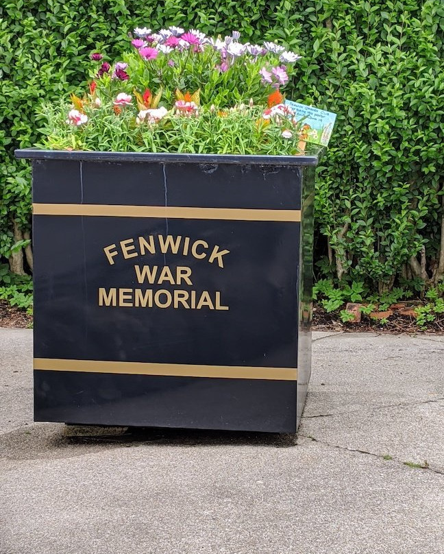 Fenwick War Memorial景点图片