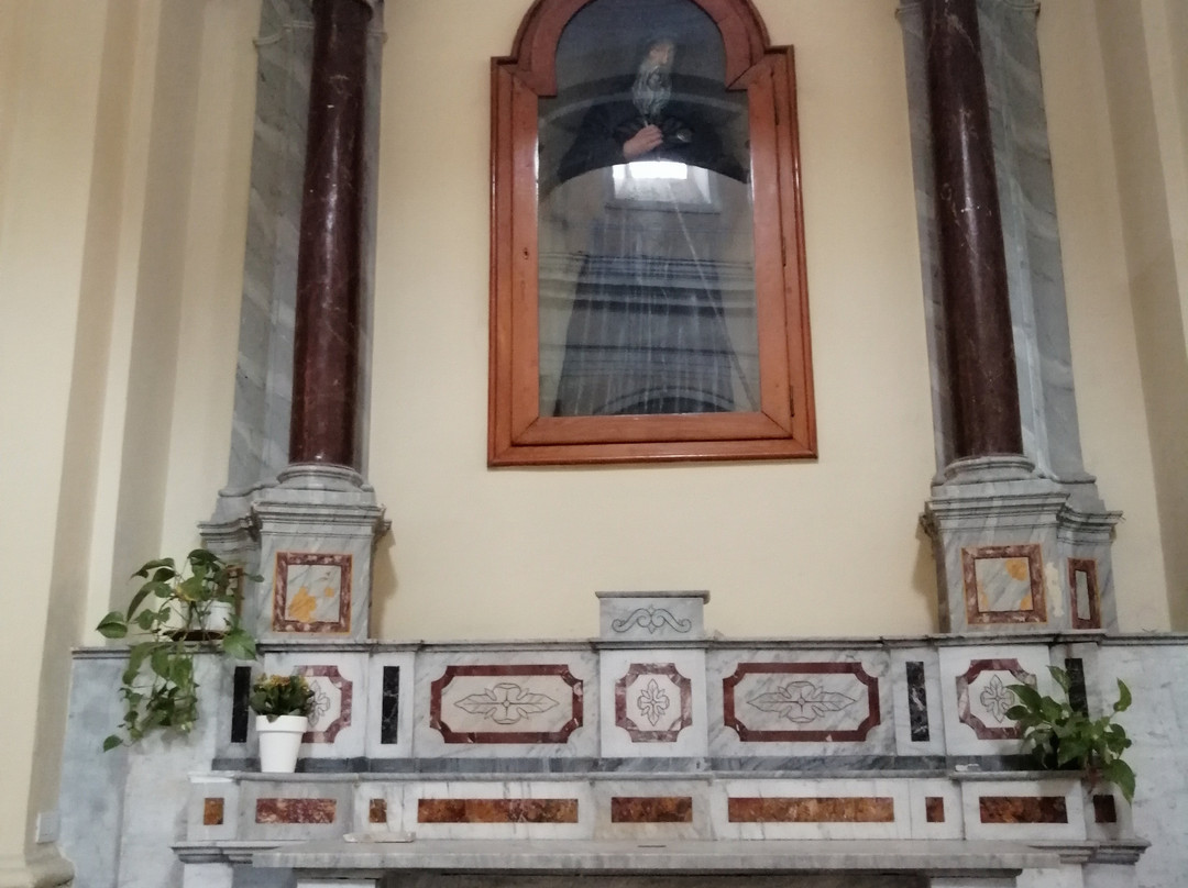 Chiesa Santa Maria Assunta e San Dionigi l'Areopagita-克罗托内必去景点