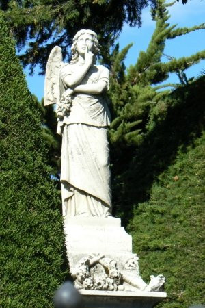 市政公墓-蓬塔阿雷纳斯必去景点