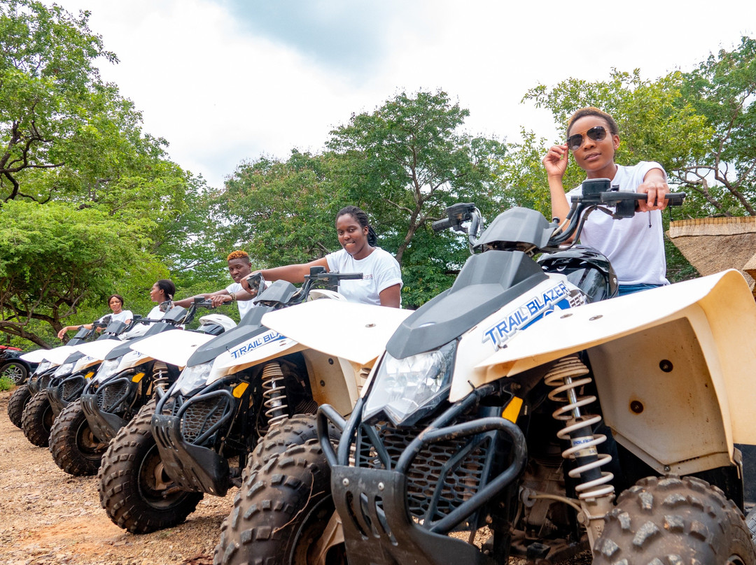 Victoria Falls Quad Bike Village Tour景点图片