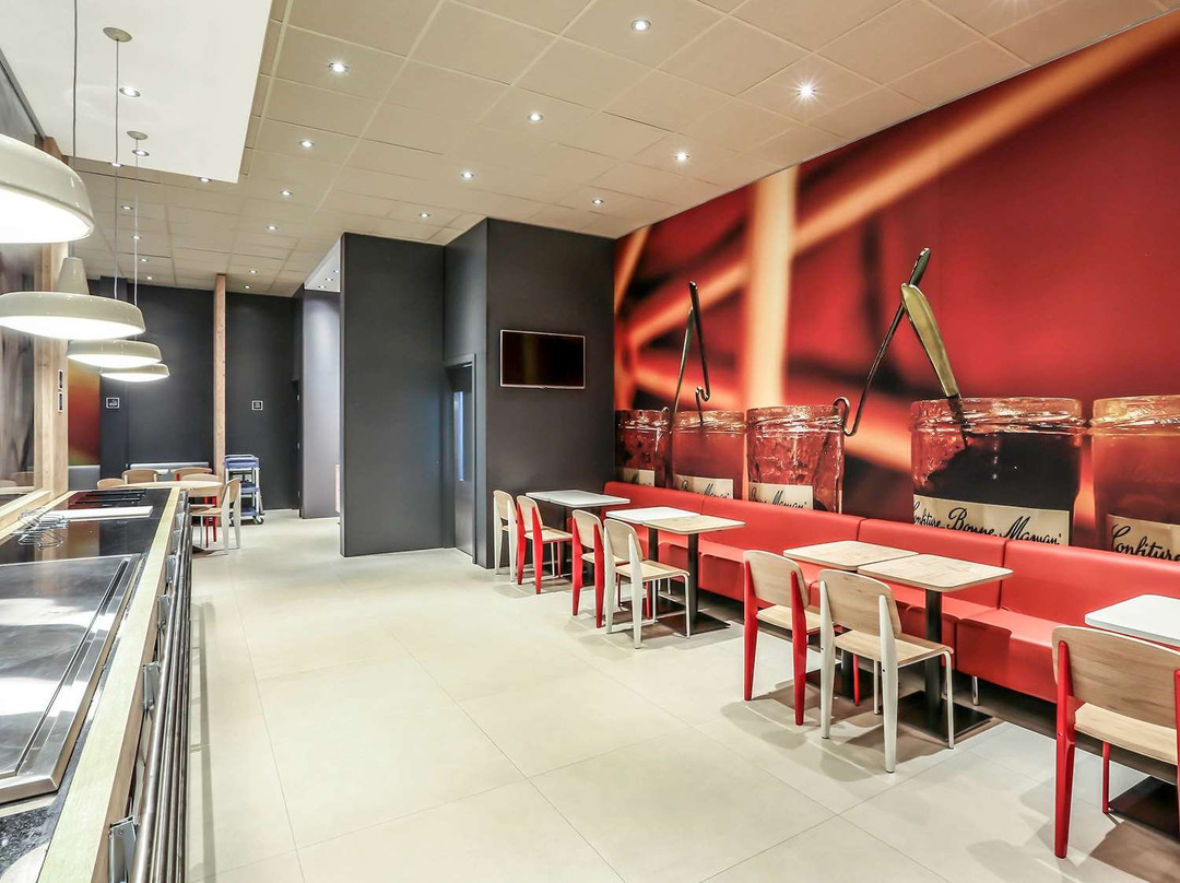 宜必思锡诺普酒店主图