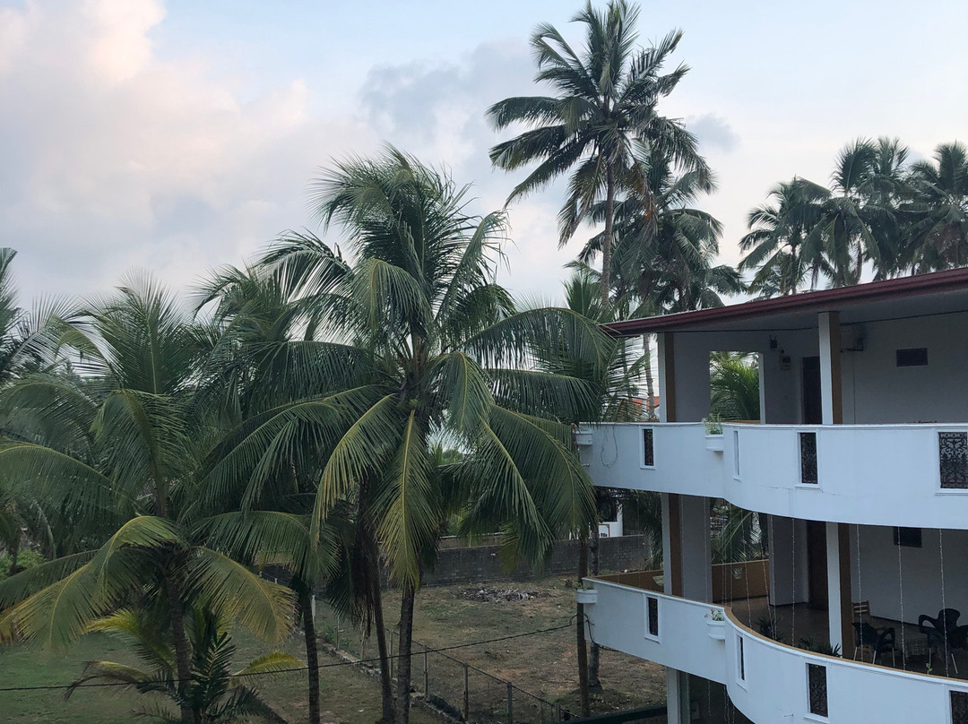 Green Shadows Beach Hotel主图