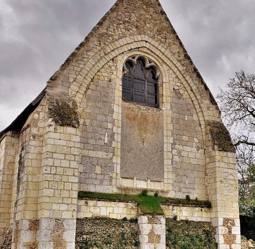 Ancienne église Saint-Pierre-Artins必去景点