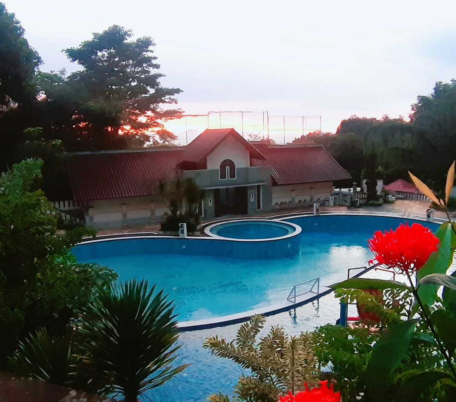 Pines Garden Hotel主图