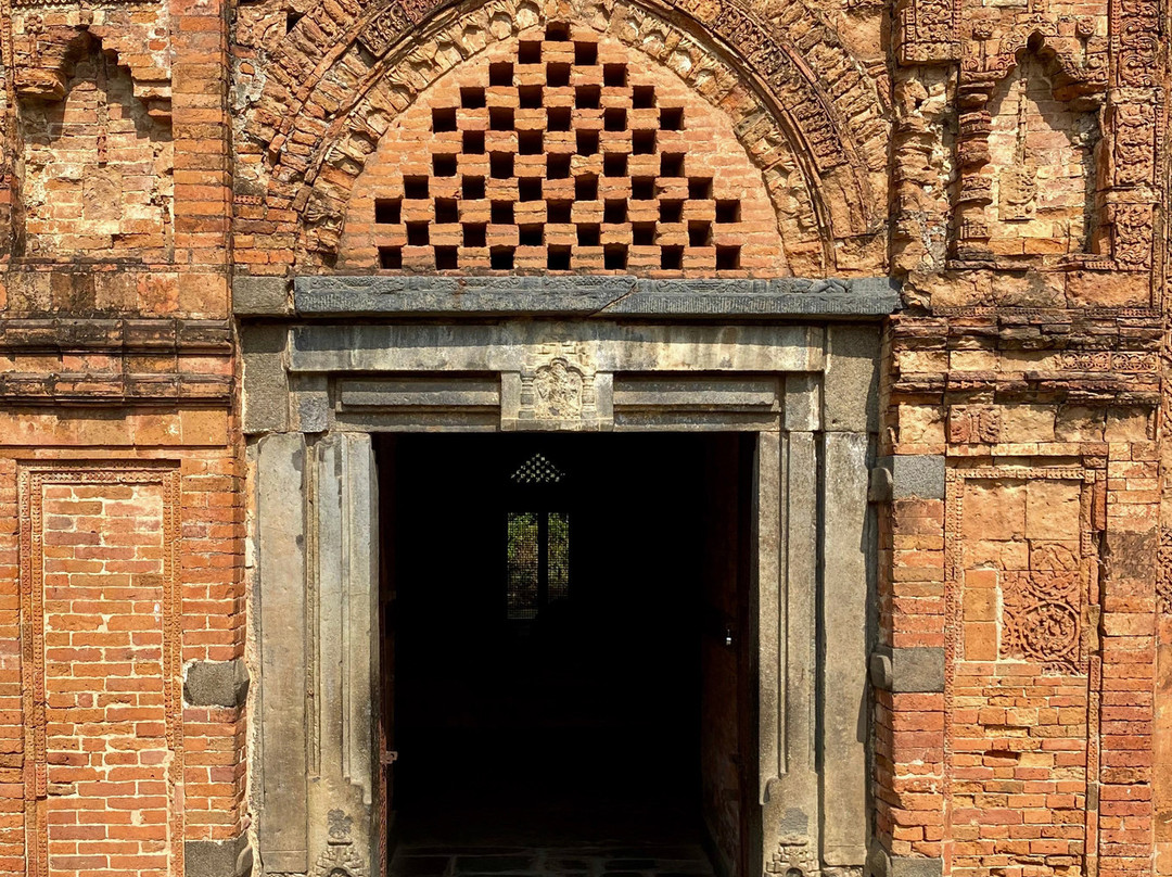 Eklakhi Mausoleum景点图片
