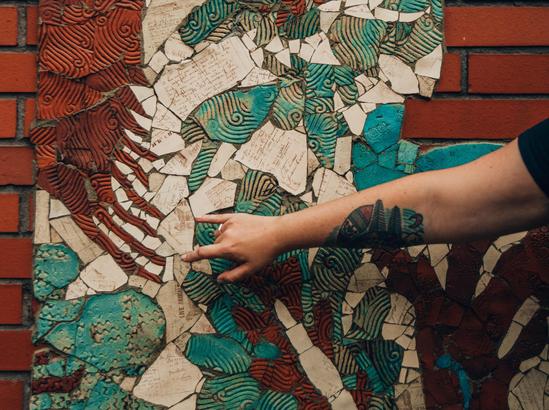 Skyliner: Alternative Tours and Anti-tours of Manchester