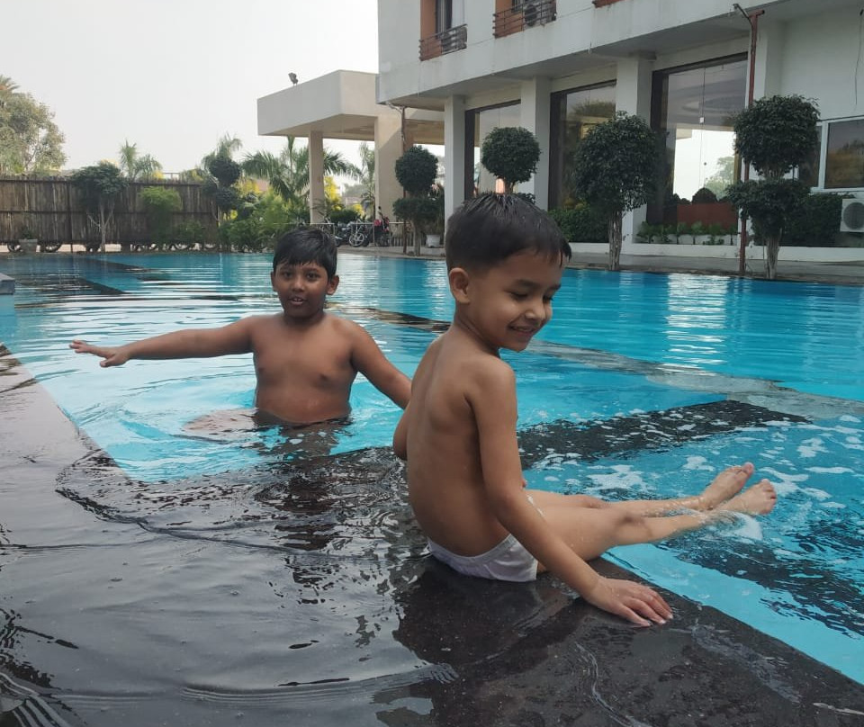 Solitaire Hotel and Resorts主图