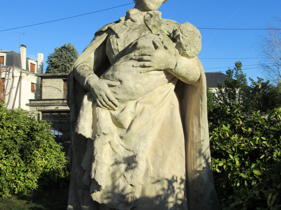 Square des Lacs-圣莫代福塞必去景点