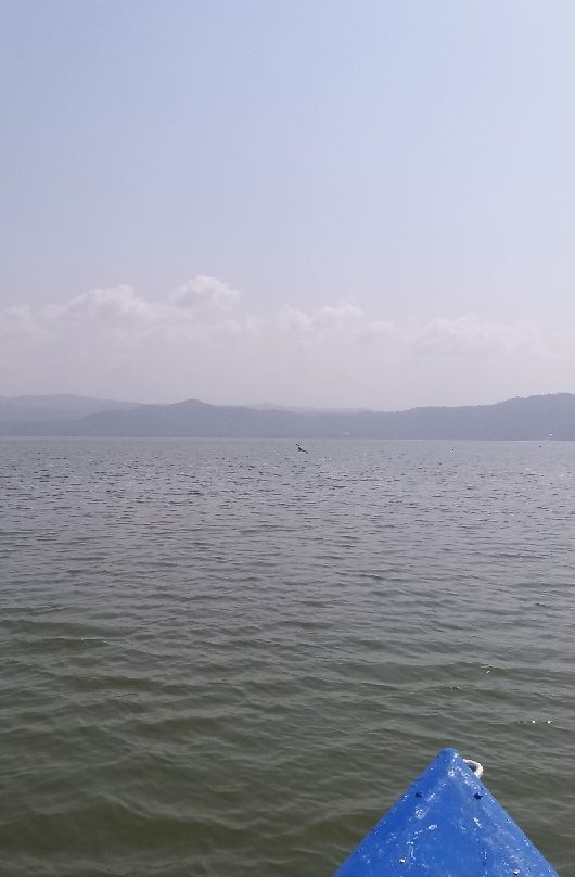 Lake Bosumtwi景点图片