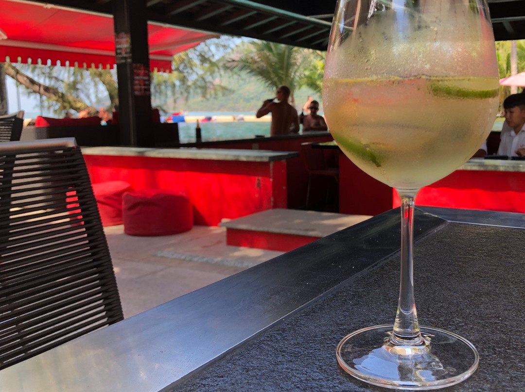 Shambhala Beach Bar-象岛必去景点