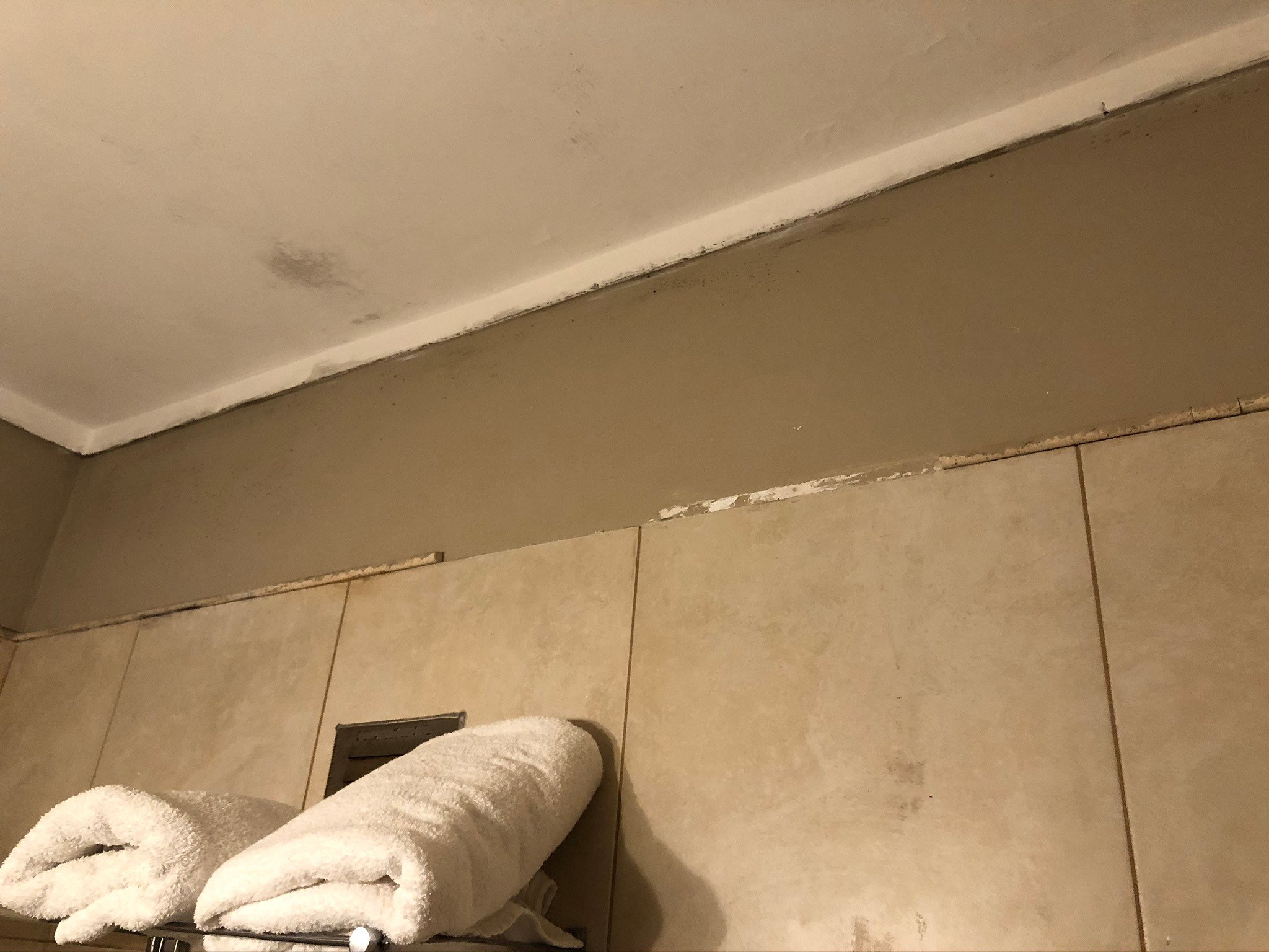 Howard Johnson Escobar Hotel-浴室