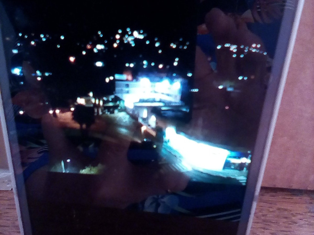 金皇冠酒店主图