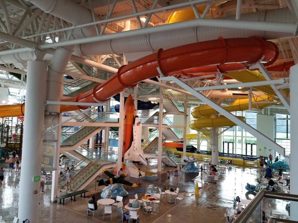 Wings and Waves Waterpark景点图片