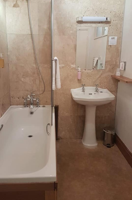 The Royal Lodge主图