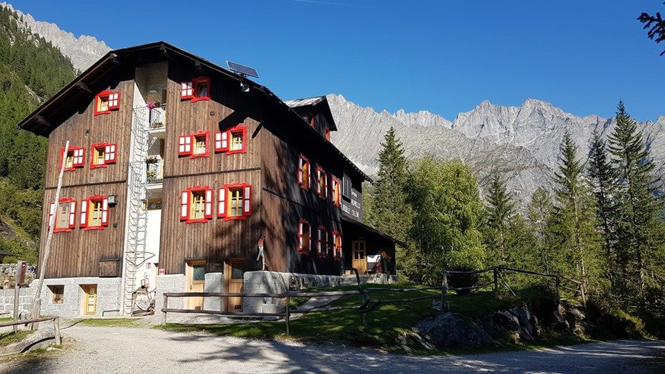 Rifugio Adamello Collini Al Bedole主图