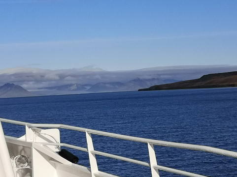 Arctic Adventures-朗伊尔城必去景点