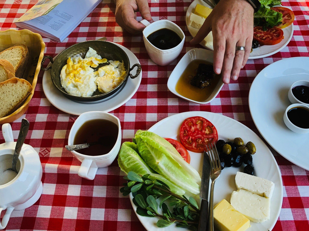 Elausa Hotel & Restaurant主图