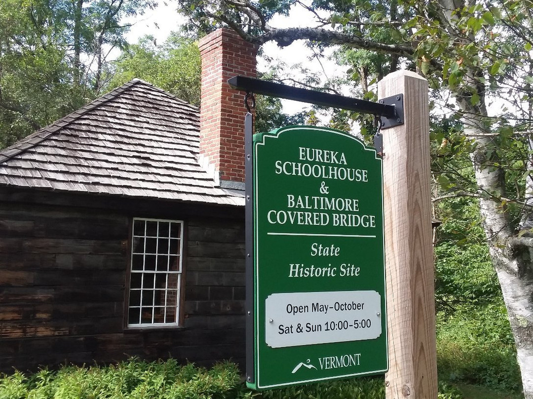 Eureka Schoolhouse and Baltimore Covered Bridge-Springfield必去景点
