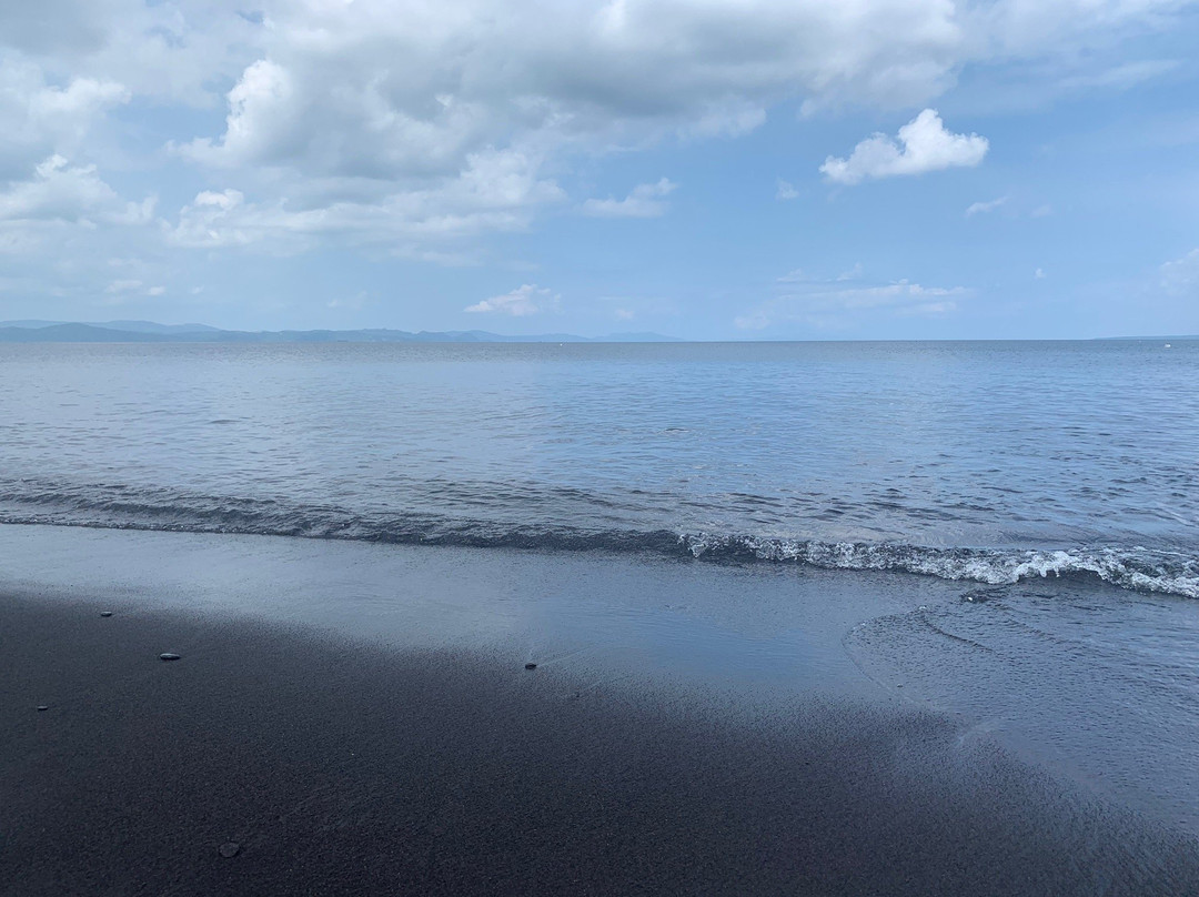 Rawis Black Beach-雷加斯皮必去景点