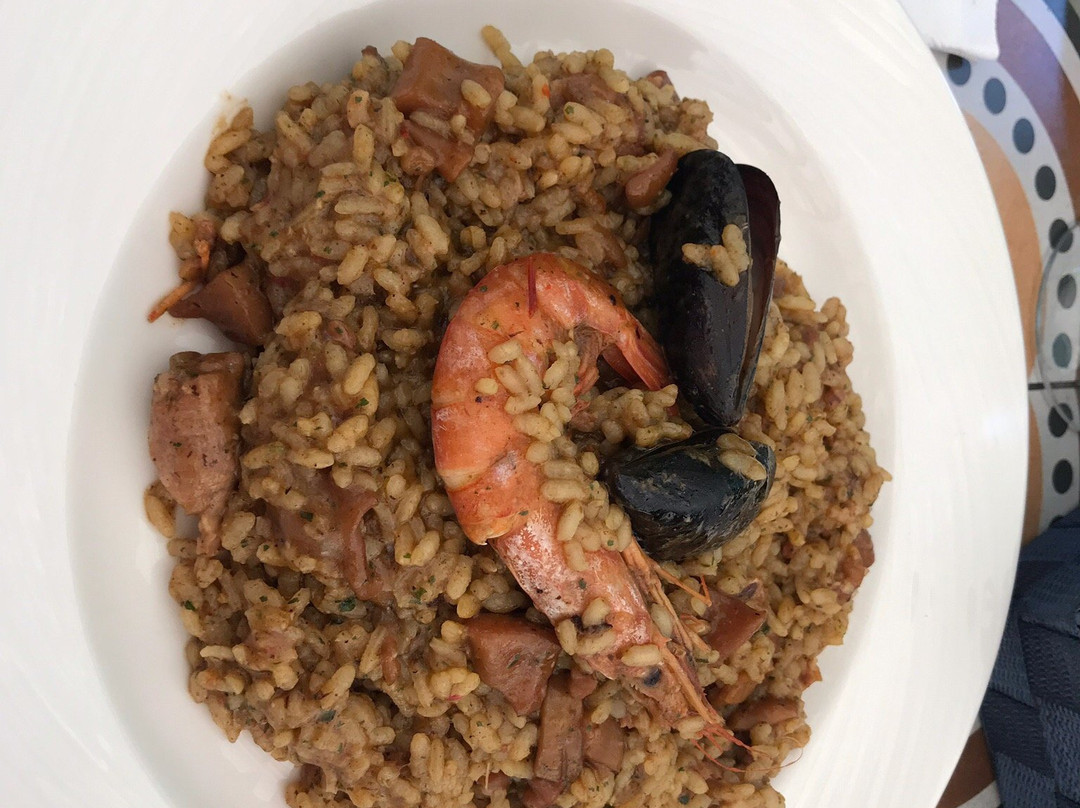 La Riera Hostel and Resturant主图