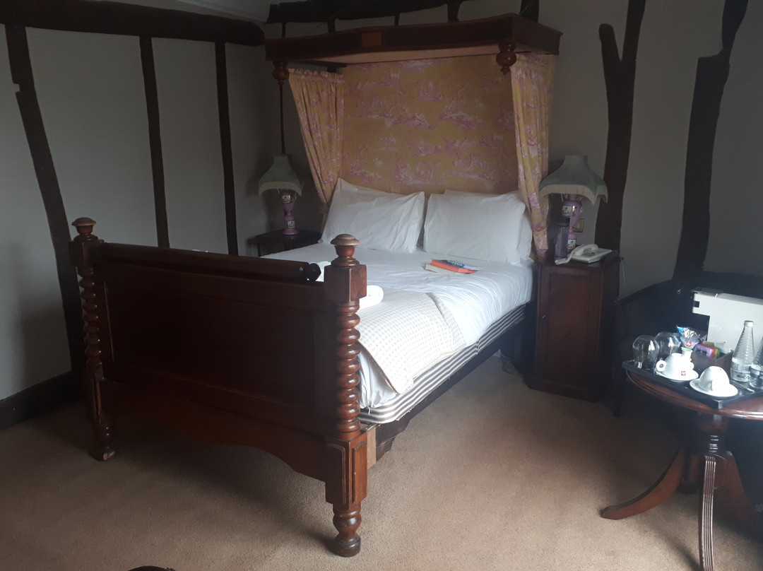 The Crown Hotel主图