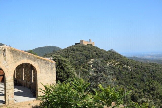 Requesens Castle景点图片