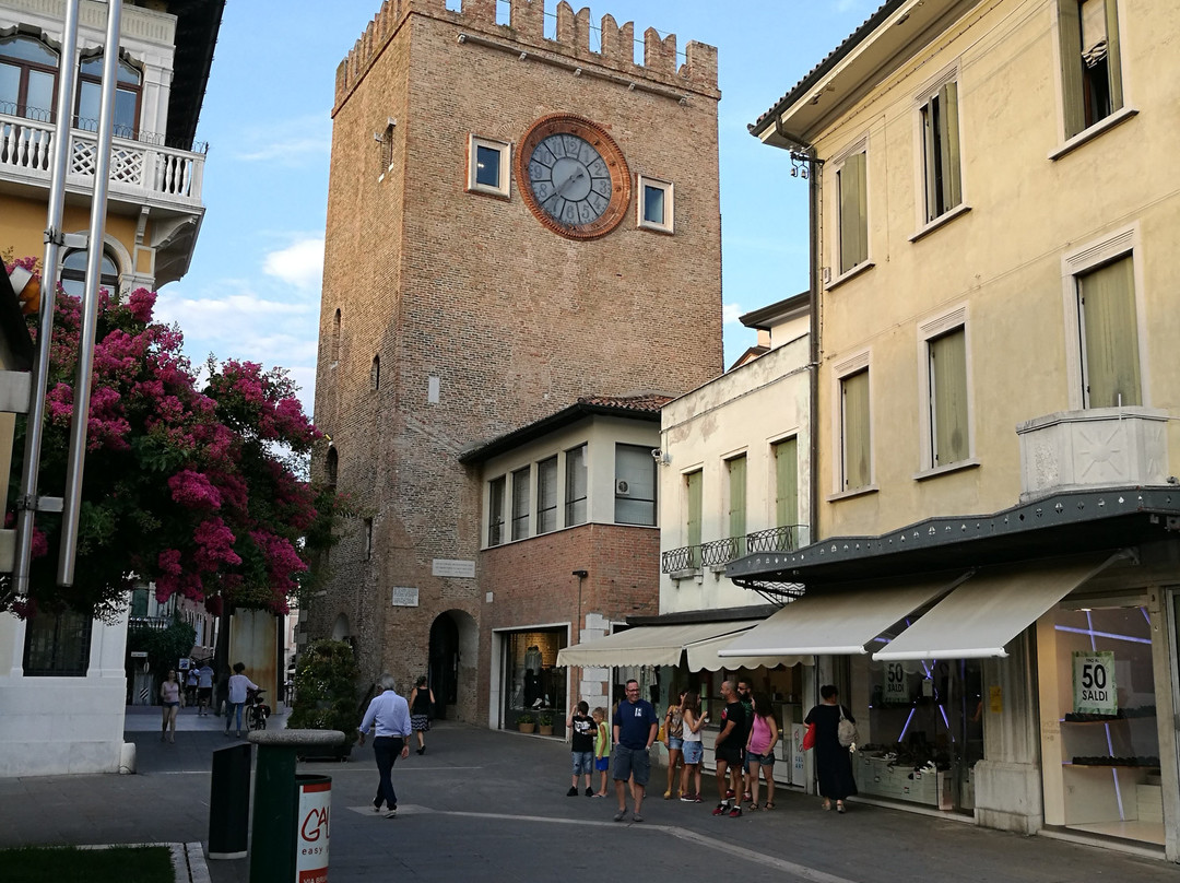 Piazza Ferretto景点图片