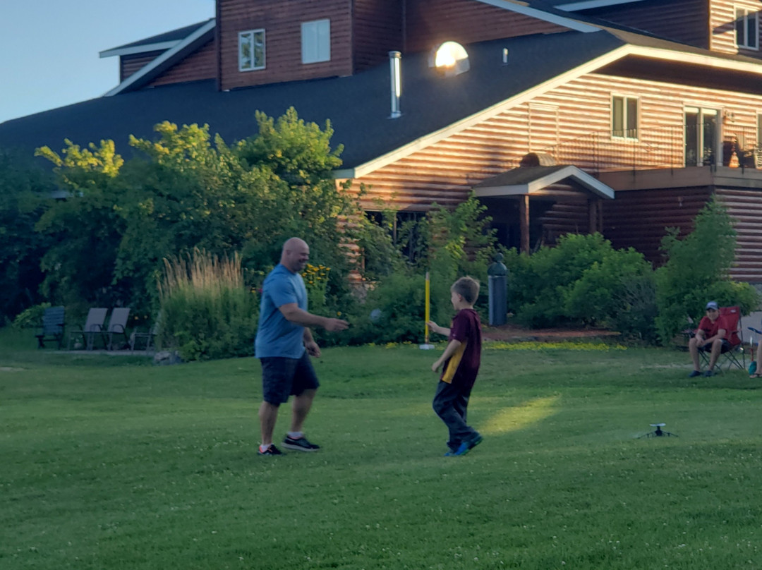 Hiawatha Beach Resort主图