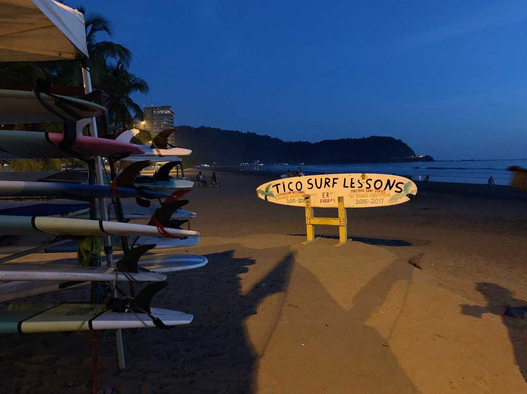 Tico Surf Lessons景点图片
