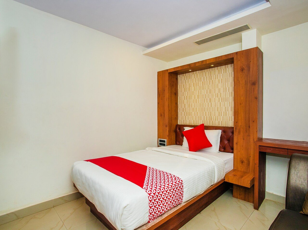 OYO 17102 Hotel Azure Park主图