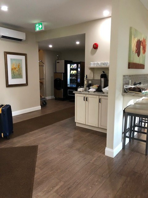 Amsterdam Inn & Suites Sussex主图