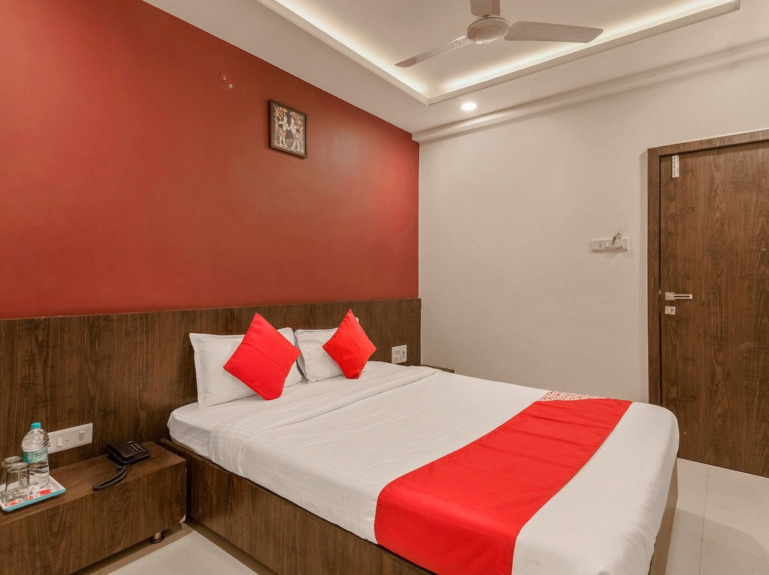 OYO 19196 Shree Sai Niladri Residency主图