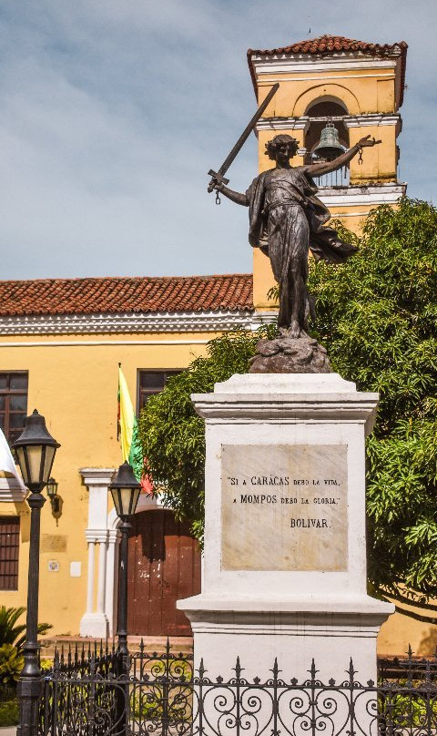 Parque de Bolivar景点图片