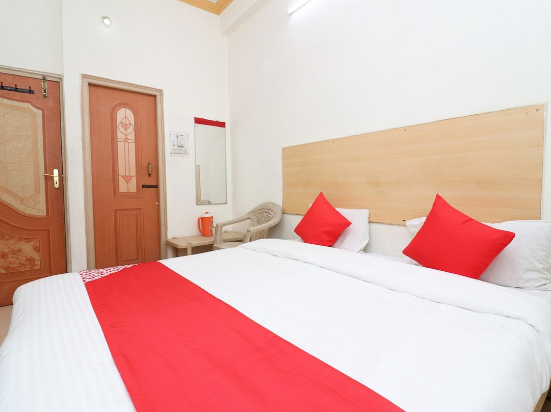 OYO 23694 Hotel Shikhar Palace主图