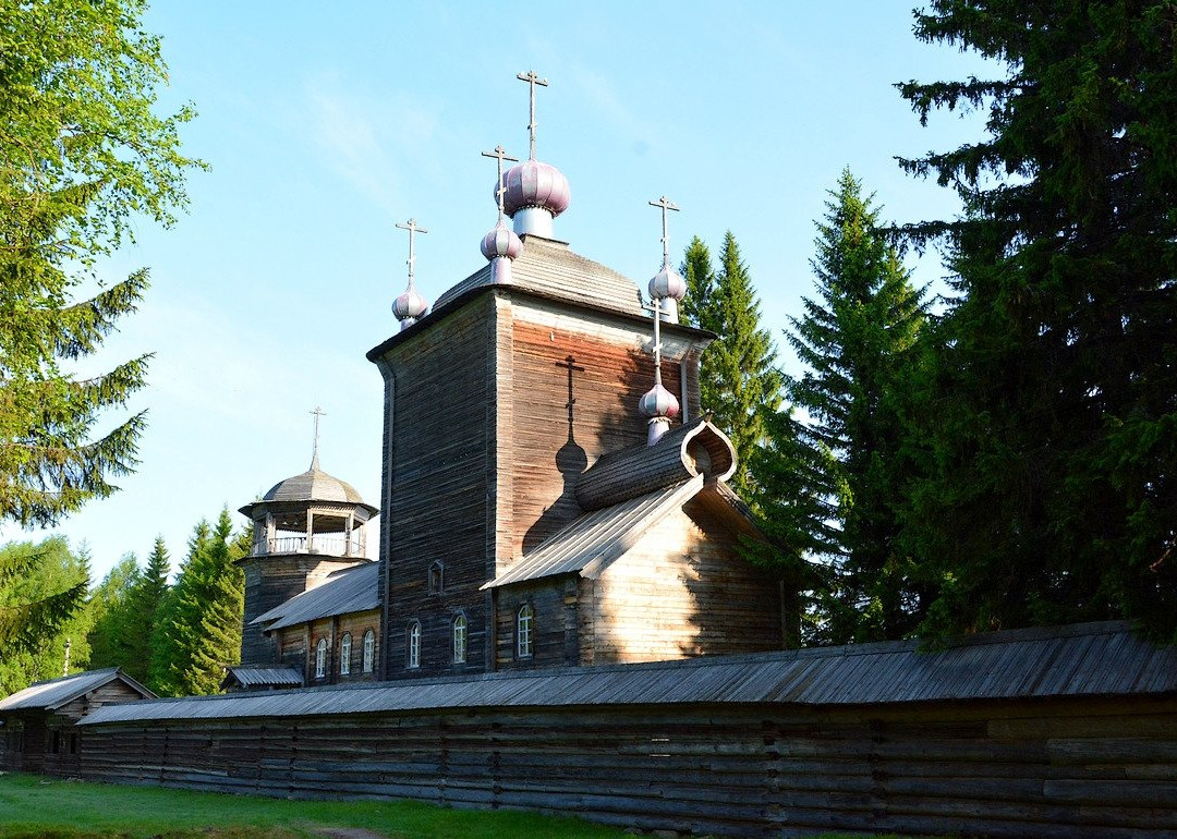 Ilinskiy Vodlozersky Churchyard景点图片