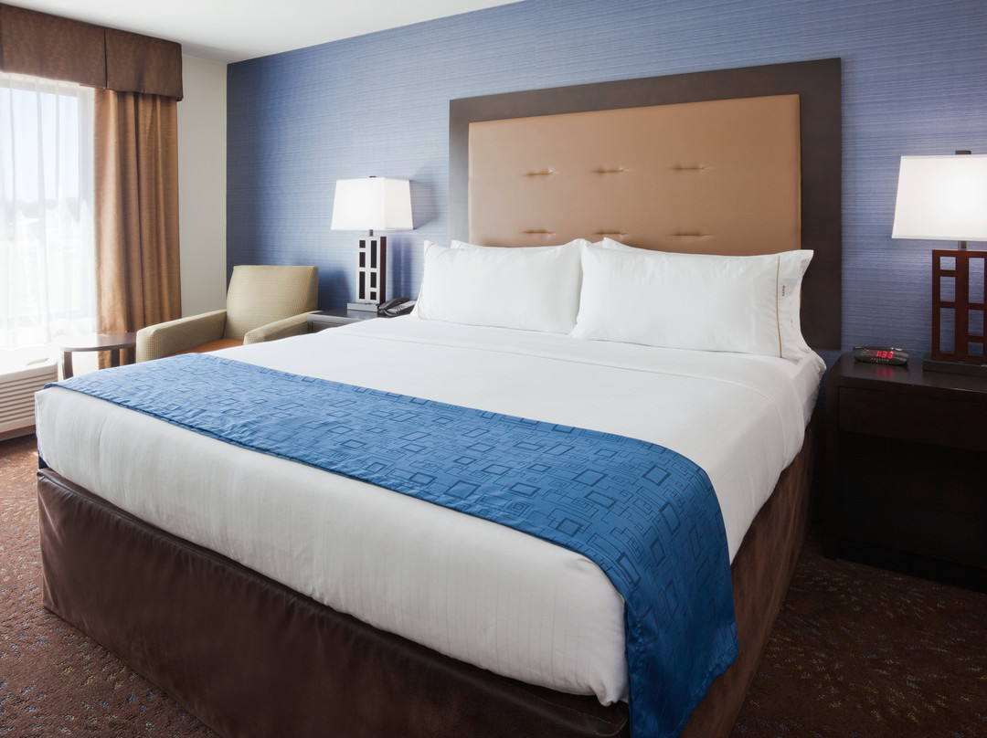 Holiday Inn Express & Suites Fort Dodge By IHG主图