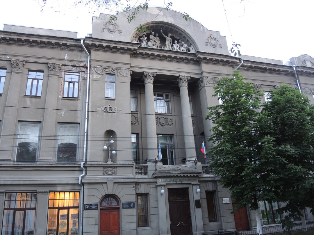 Action Hero of O.P. Tabakov Monument-萨拉托夫必去景点