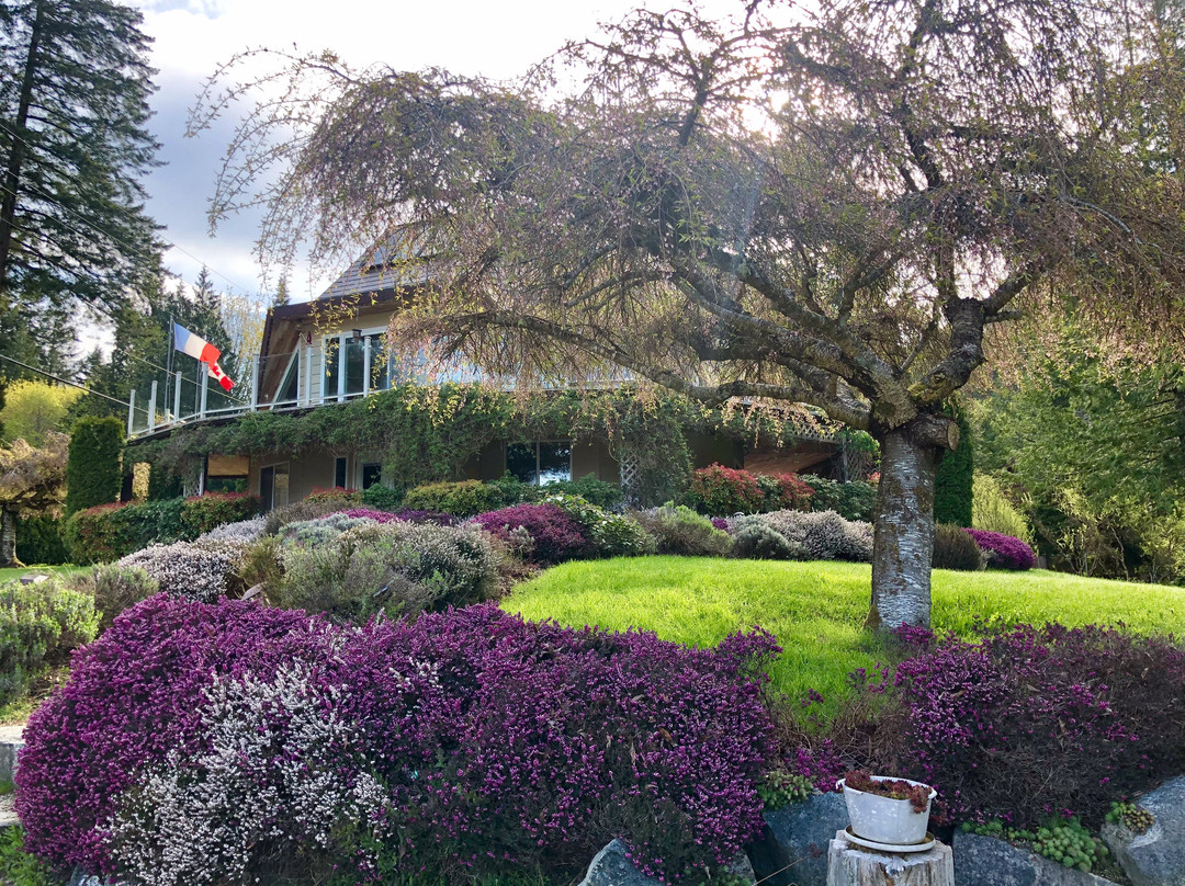 Enchanter Oceanview Suites主图