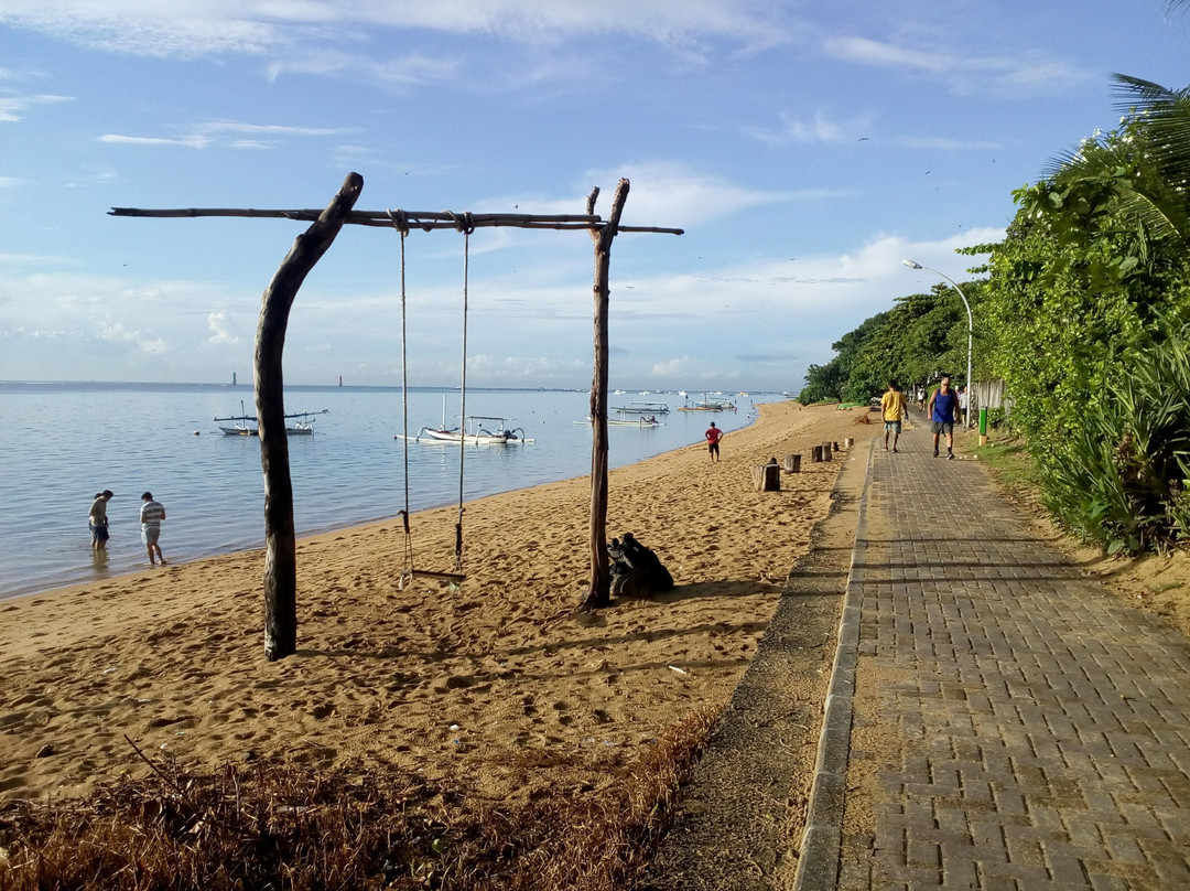 Karang Beach景点图片