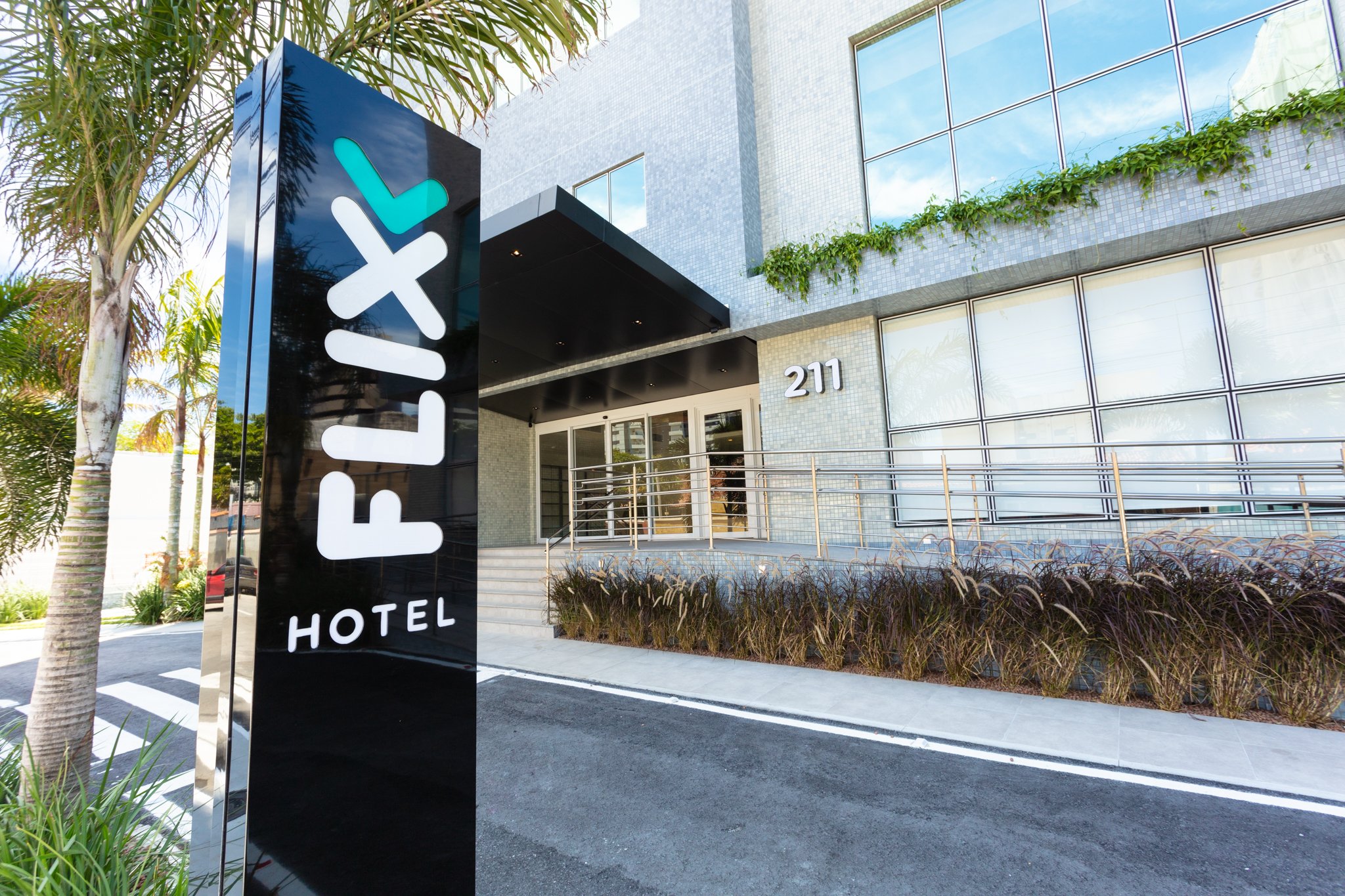 Flix Hotel-官方