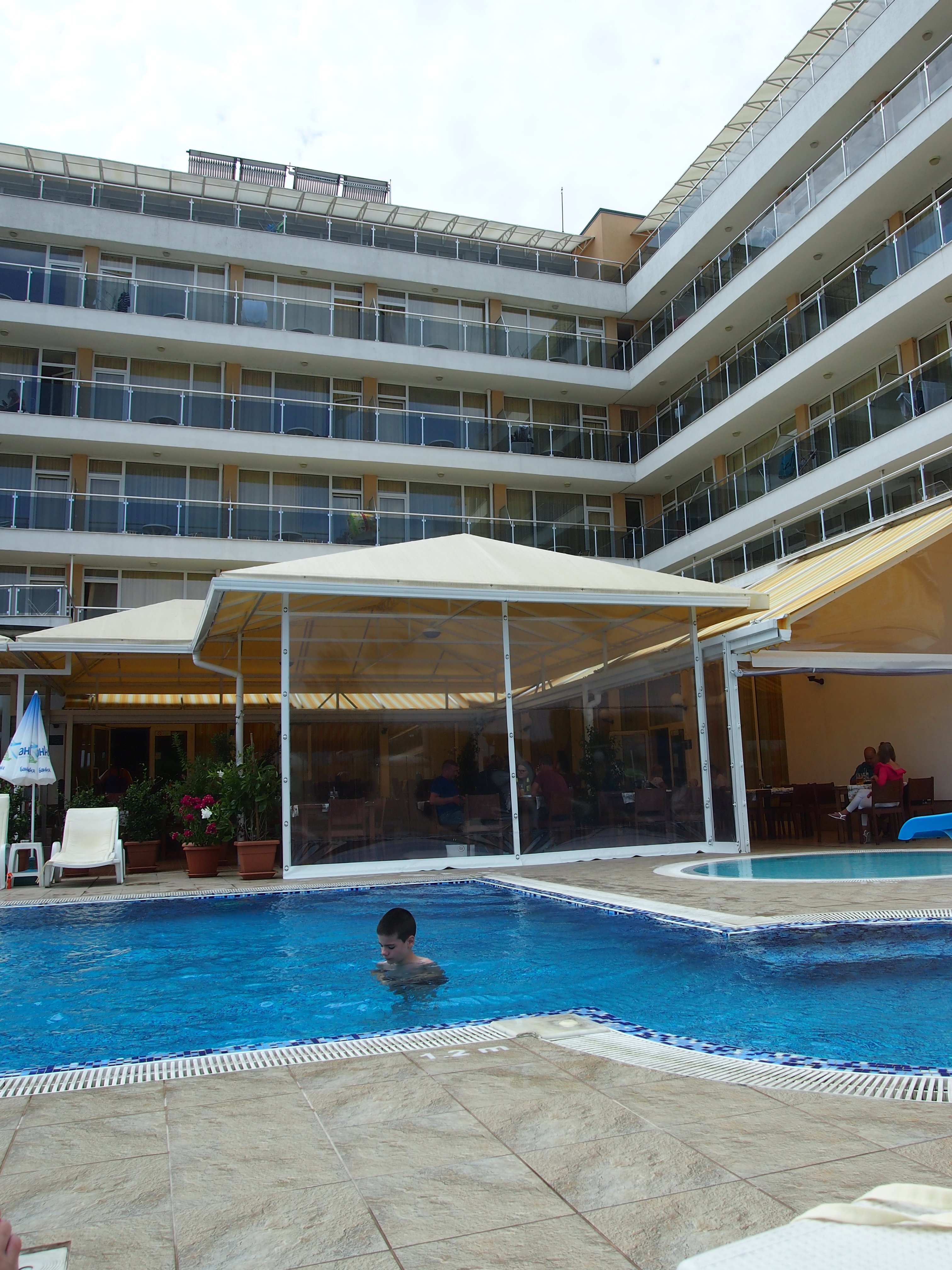 Plamena Palace-泳池